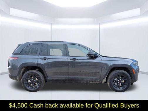 Metallic 2026 Jeep Grand Cherokee Laredo