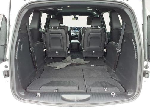 Bright White Clearcoat 2026 Chrysler Pacifica Select