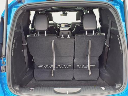 Hydro Blue Pearlcoat 2027 Chrysler Pacifica LIMITED