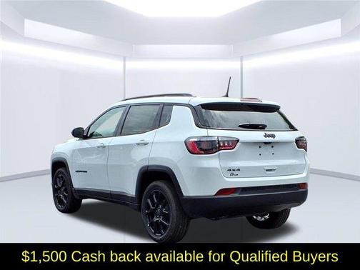 Bright White Clearcoat 2026 Jeep Compass Latitude