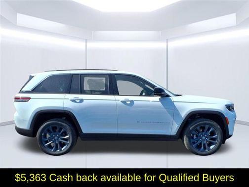 Bright White Clearcoat 2026 Jeep Grand Cherokee Limited