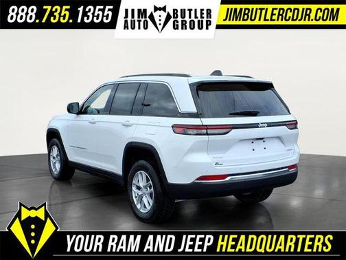Bright White Clearcoat 2026 Jeep Grand Cherokee Laredo
