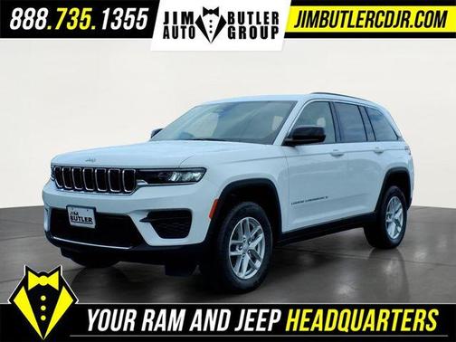 Bright White Clearcoat 2026 Jeep Grand Cherokee Laredo