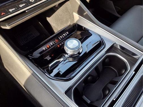 Gloss Black 2026 Jeep Grand Wagoneer
