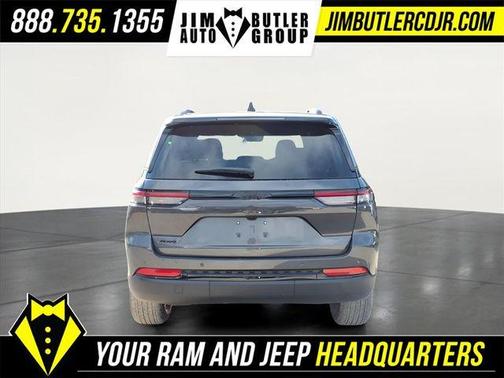 Metallic 2025 Jeep Grand Cherokee Laredo