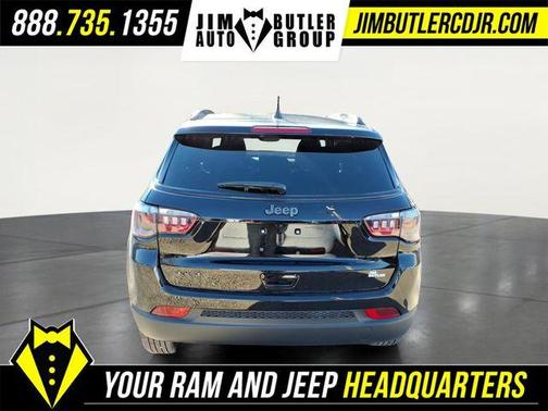 Diamond Black 2026 Jeep Compass Latitude