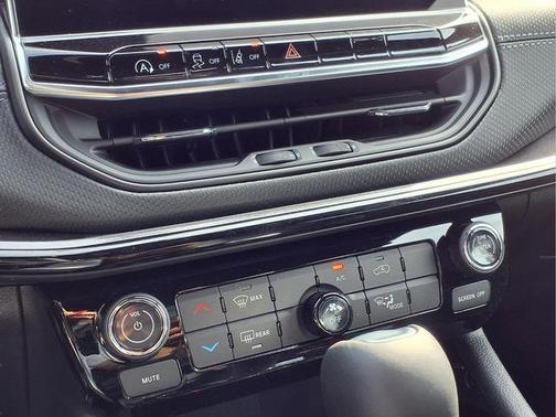 Silver Zynith 2026 Jeep Compass Latitude