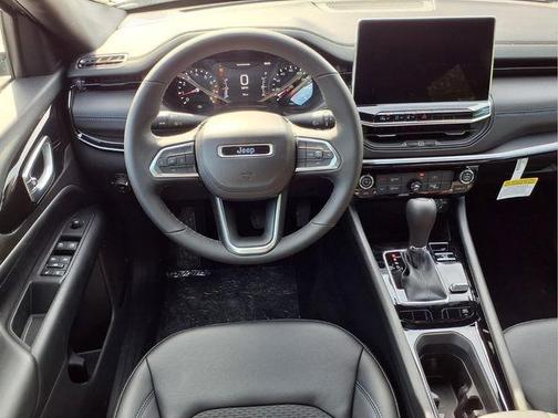 Silver Zynith 2026 Jeep Compass Latitude