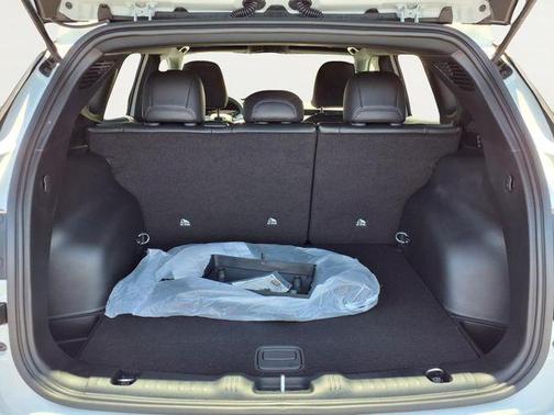 Bright White Clearcoat 2026 Jeep Compass Latitude