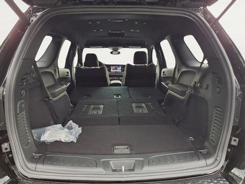 DB Black Crystal Clearcoat 2026 Dodge Durango GT