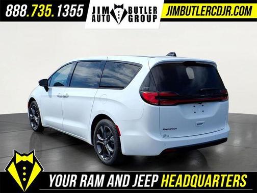 Bright White Clearcoat 2026 Chrysler Pacifica Select