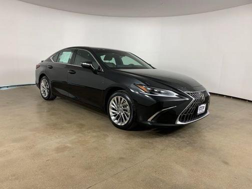 2023 Lexus ES 300h Ultra Luxury