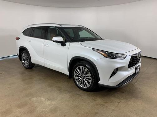 2022 Toyota Highlander Platinum