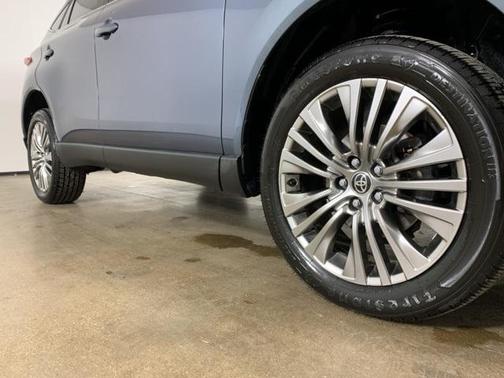 2022 Toyota Venza XLE