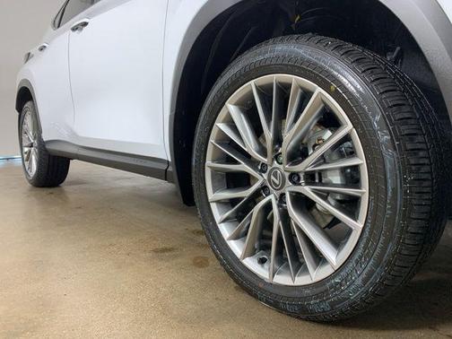 2026 Lexus NX 350h Luxury