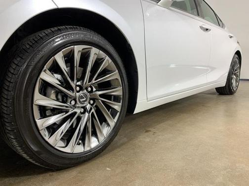 2025 Lexus ES 350 Ultra Luxury