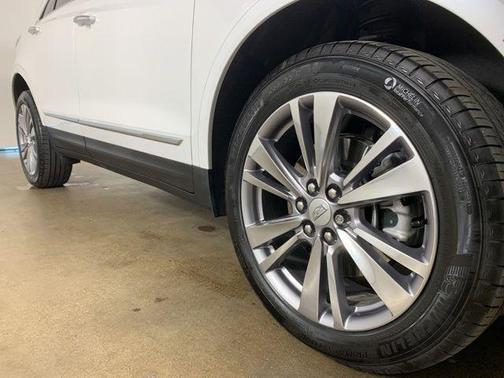 Crystal White Tricoat 2024 Cadillac XT5 Premium Luxury