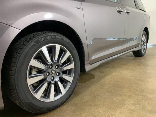 Predawn Gray Mica 2020 Toyota Sienna XLE Premium