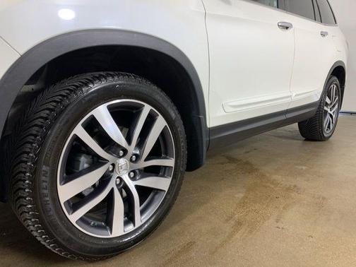 White Diamond Pearl 2017 Honda Pilot Elite