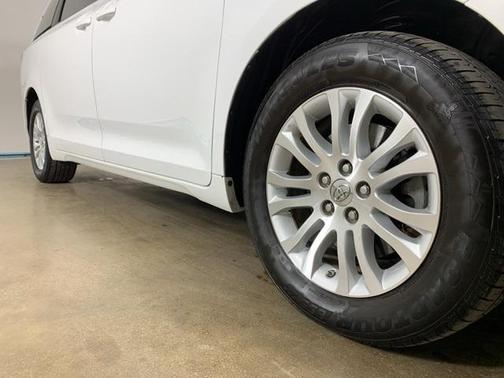 2014 Toyota Sienna XLE