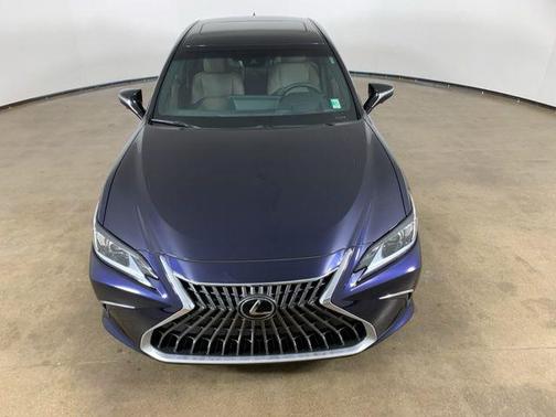 2025 Lexus ES 300h Luxury