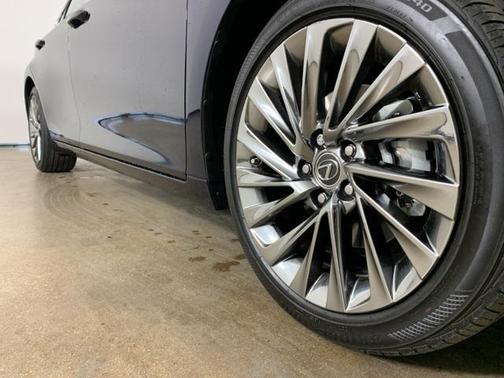 2025 Lexus ES 300h Luxury