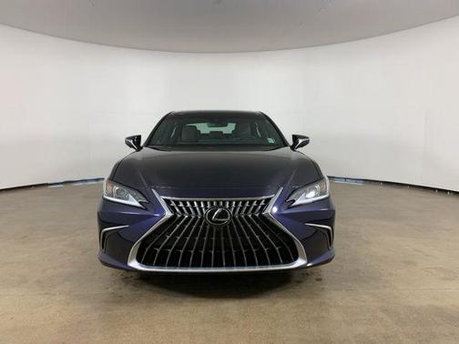 2025 Lexus ES 300h Luxury