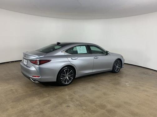 2022 Lexus ES 350 Base