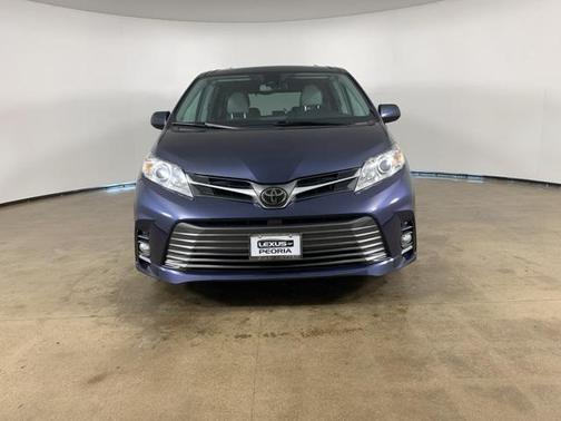 2019 Toyota Sienna XLE