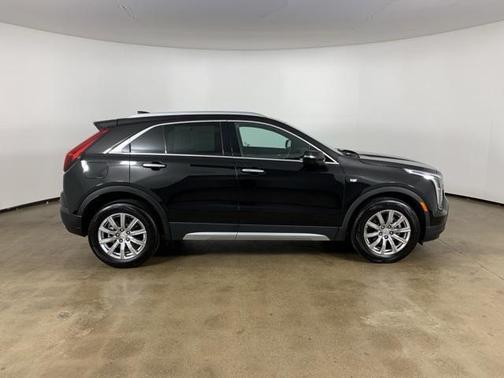 2022 Cadillac XT4 Premium Luxury