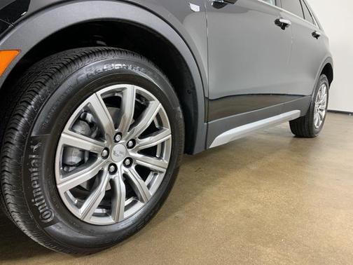 2022 Cadillac XT4 Premium Luxury