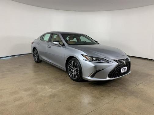 2025 Lexus ES 300h Base
