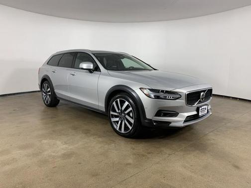2024 Volvo V90 Cross Country B6 Ultimate