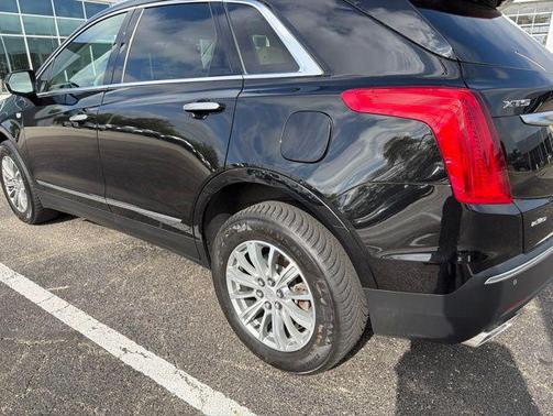 Stellar Black Metallic 2019 Cadillac XT5 Luxury