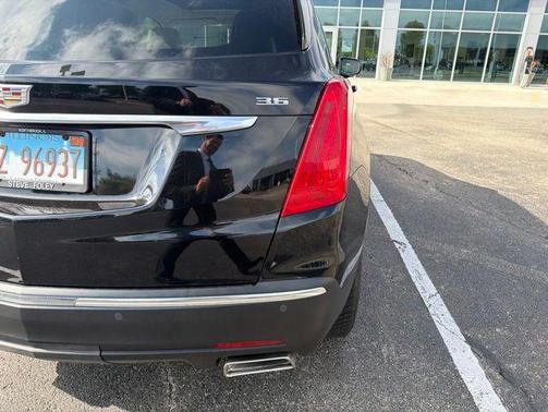 Stellar Black Metallic 2019 Cadillac XT5 Luxury