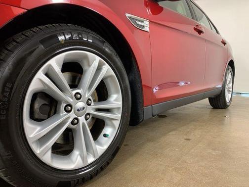 2015 Ford Taurus SEL