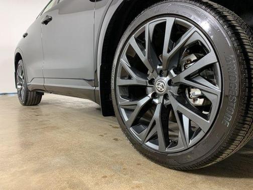 2025 Toyota Crown Signia Limited