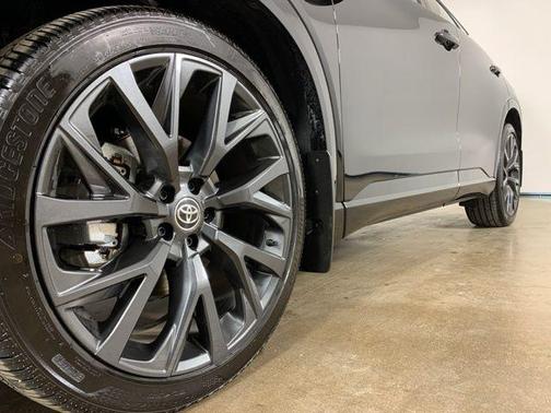 2025 Toyota Crown Signia Limited