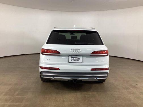 Carrara White 2021 Audi Q7 55 Premium