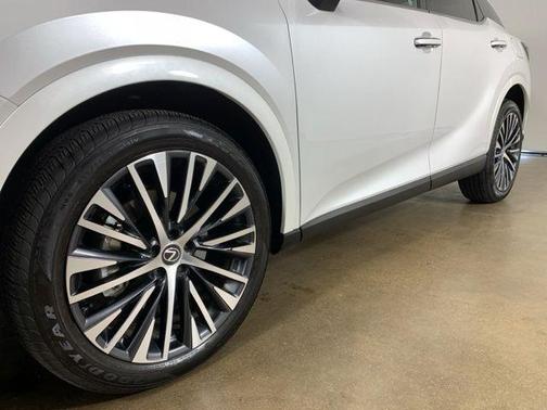 Eminent White Pearl 2024 Lexus RX 350 Premium Plus
