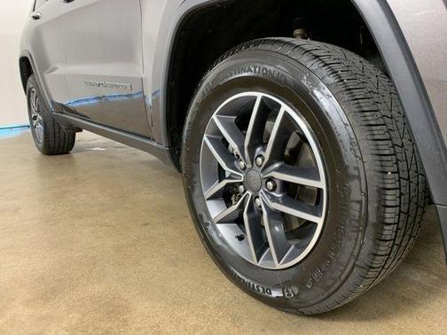 Granite Crystal Metallic Clearcoat 2019 Jeep Grand Cherokee Limited