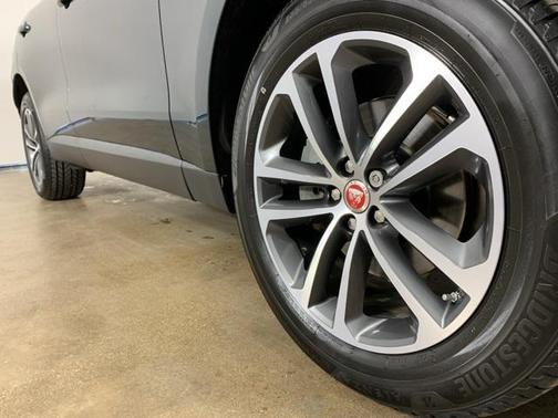 2018 Jaguar F-PACE 25t Premium