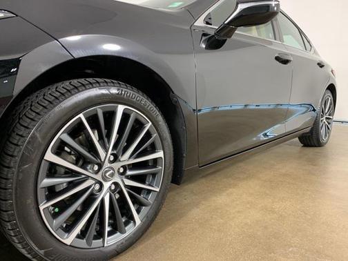 2023 Lexus ES 350 Base