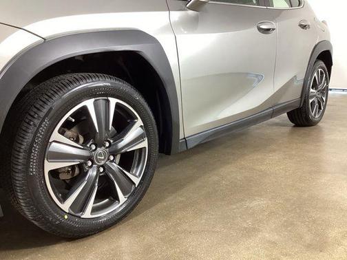 Atomic Silver 2020 Lexus UX 250h Base