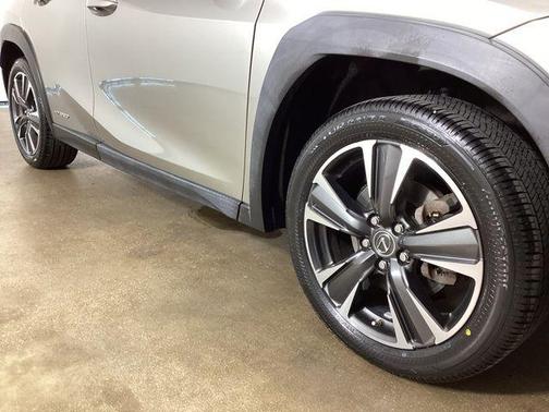 Atomic Silver 2020 Lexus UX 250h Base