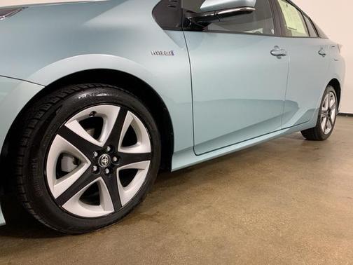 2016 Toyota Prius Four Touring