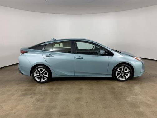 2016 Toyota Prius Four Touring