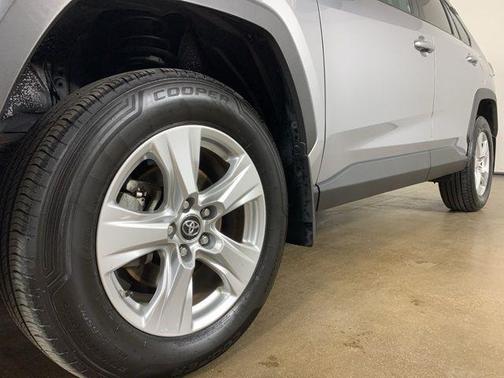 Silver Sky Metallic 2019 Toyota RAV4 XLE