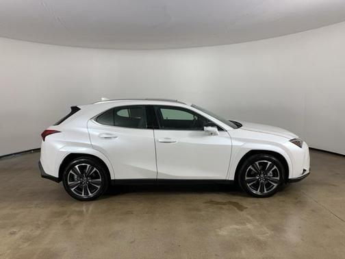 2025 Lexus UX 300h Premium