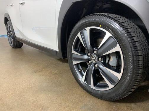 Eminent White Pearl 2024 Lexus UX 250h Base